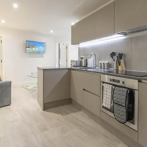 Linacre 11 - Modern 2 Bed Behind The Cathedral With Free Parking And Fast Wifi Exeter