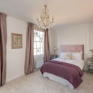 Chatham House - Central Townhouse Holiday home
